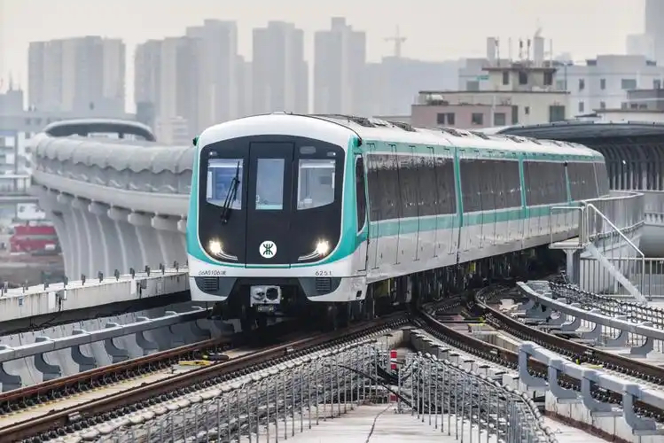 UPS电源租赁，数据中心与通信行业的灵活供电解决方案